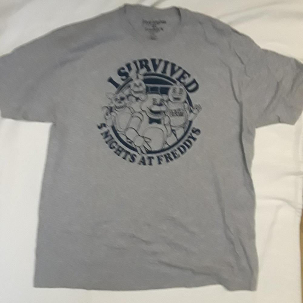 EUC- Men's "I survived 5 Nights at Freddy's Tshirt